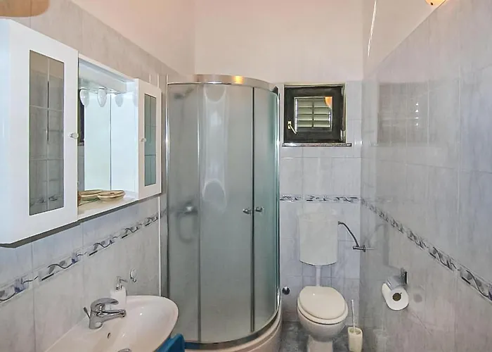 1 Bedroom Lovely In Апартаменты