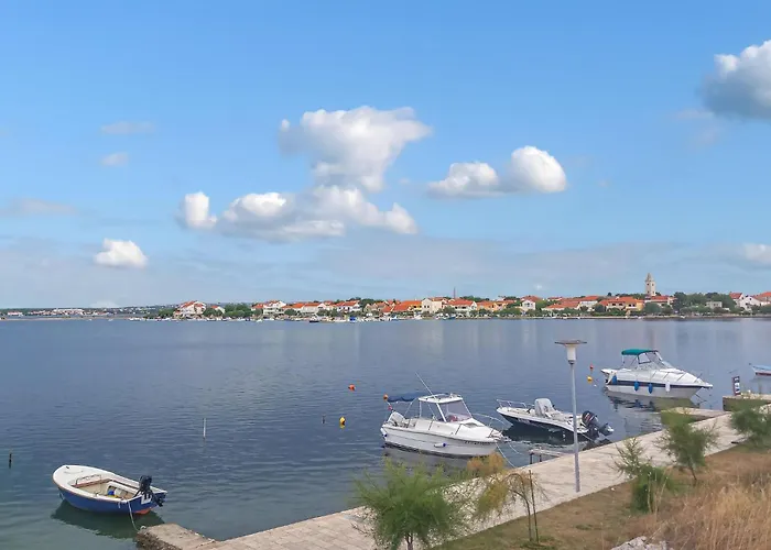 1 Bedroom Lovely In Апартаменты